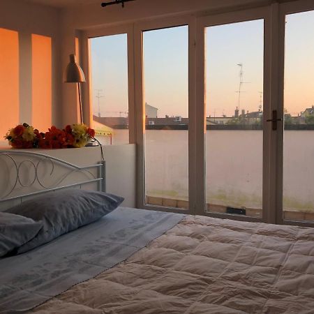 Charming 1-Bed Apartment In Milano Eksteriør billede
