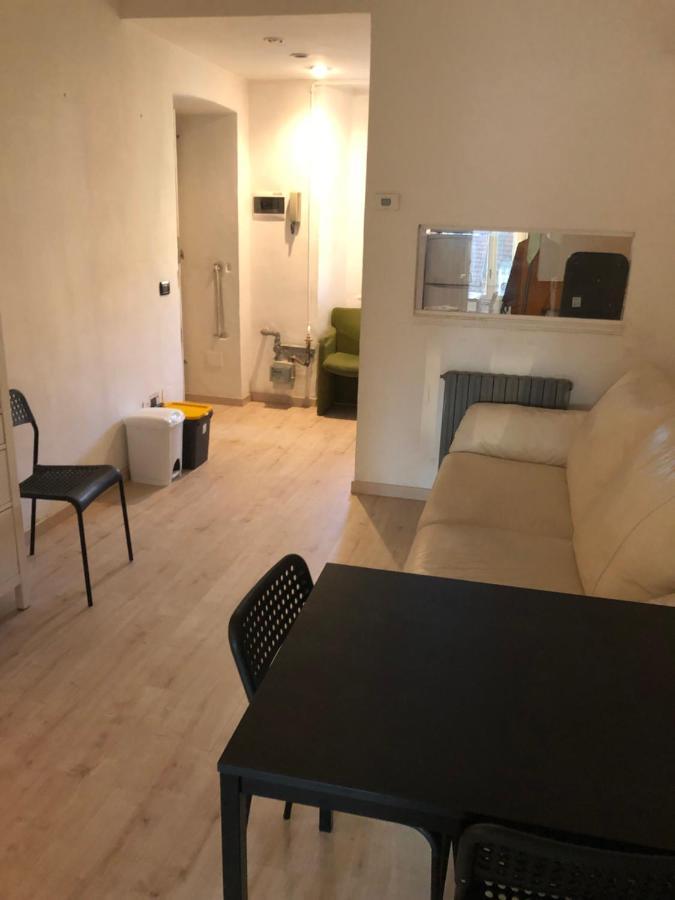 Charming 1-Bed Apartment In Milano Eksteriør billede
