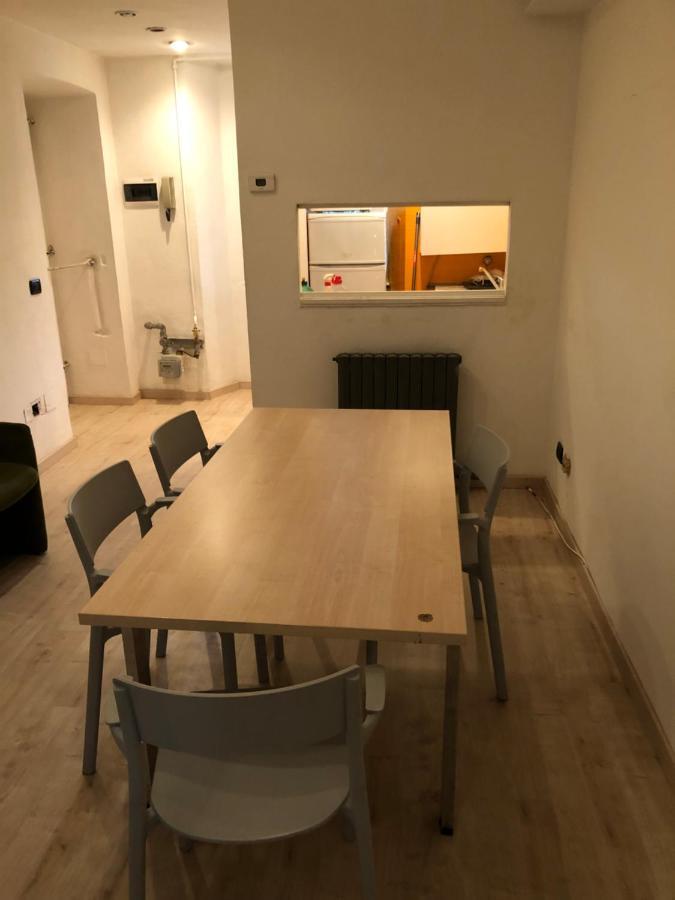 Charming 1-Bed Apartment In Milano Eksteriør billede