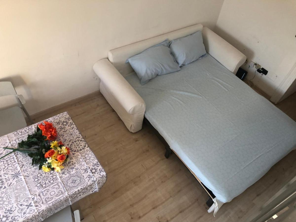 Charming 1-Bed Apartment In Milano Eksteriør billede